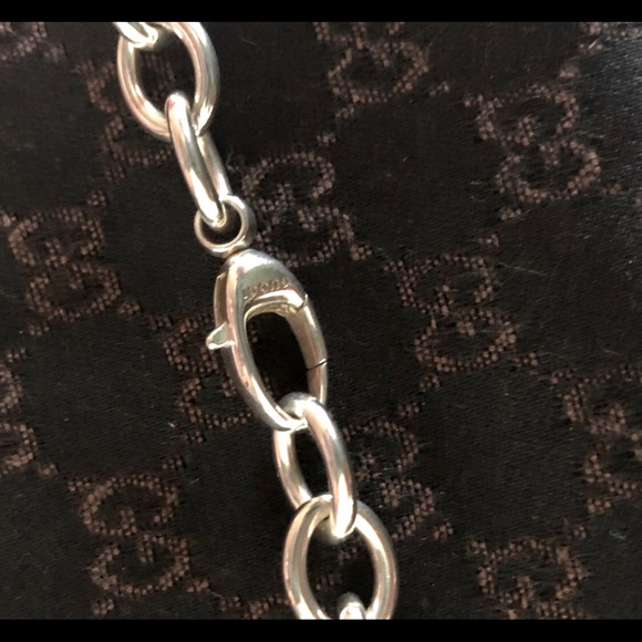 necklace choker- like new- only worn 2x kept in original packaging. - Picture 3 of 3